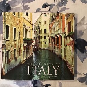 The Secrets of Italy Coffee Table Book - Green and Tan Author Gordon Kerr.